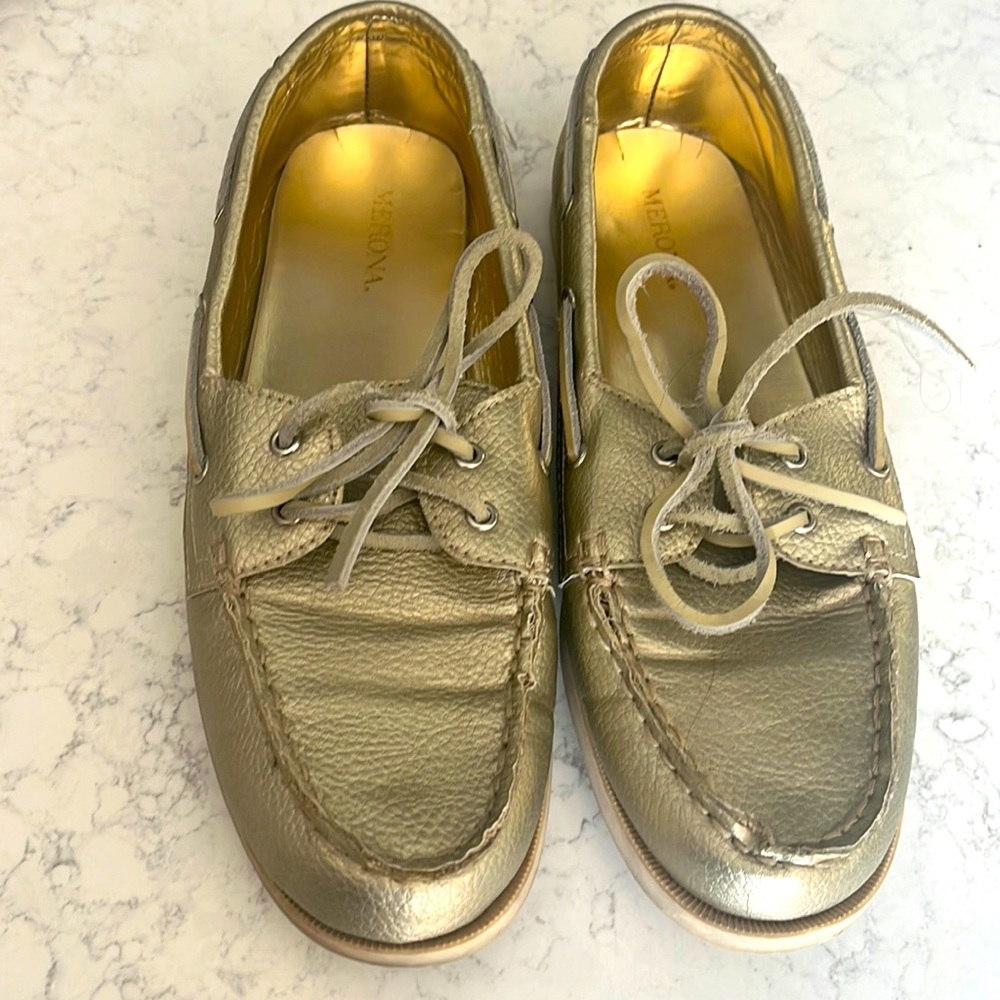 Women’s shoes